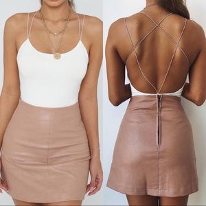 🔥//LAST ONE//🔥Backless Criss Cross Bodysuit